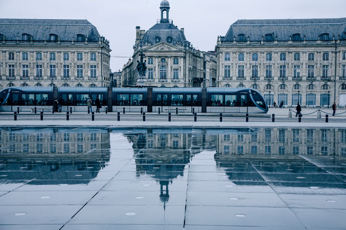 Le miroir d’eau et la place de la Bourse à Bordeaux